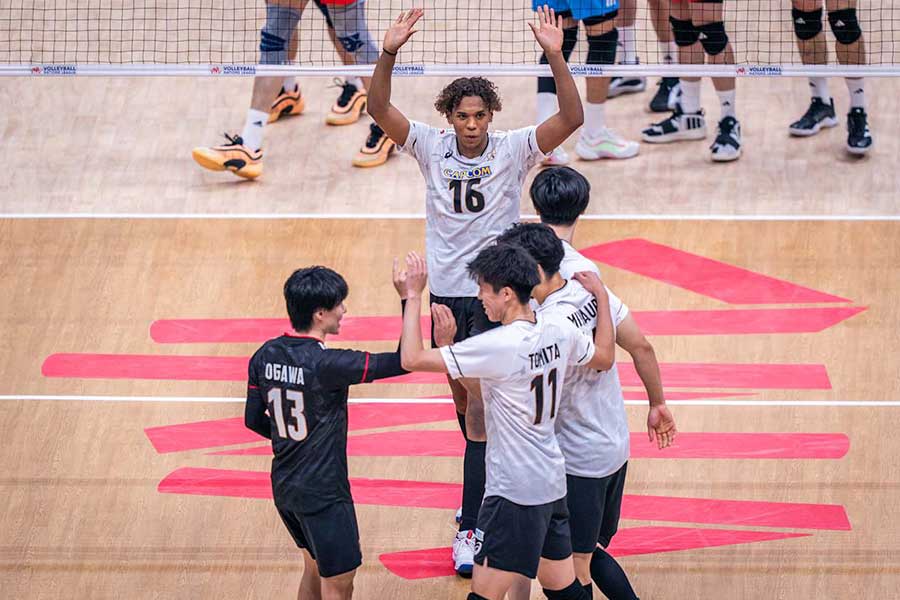 バレー日本戦の中継で違和感「なんか見慣れない」「めっちゃ不思議