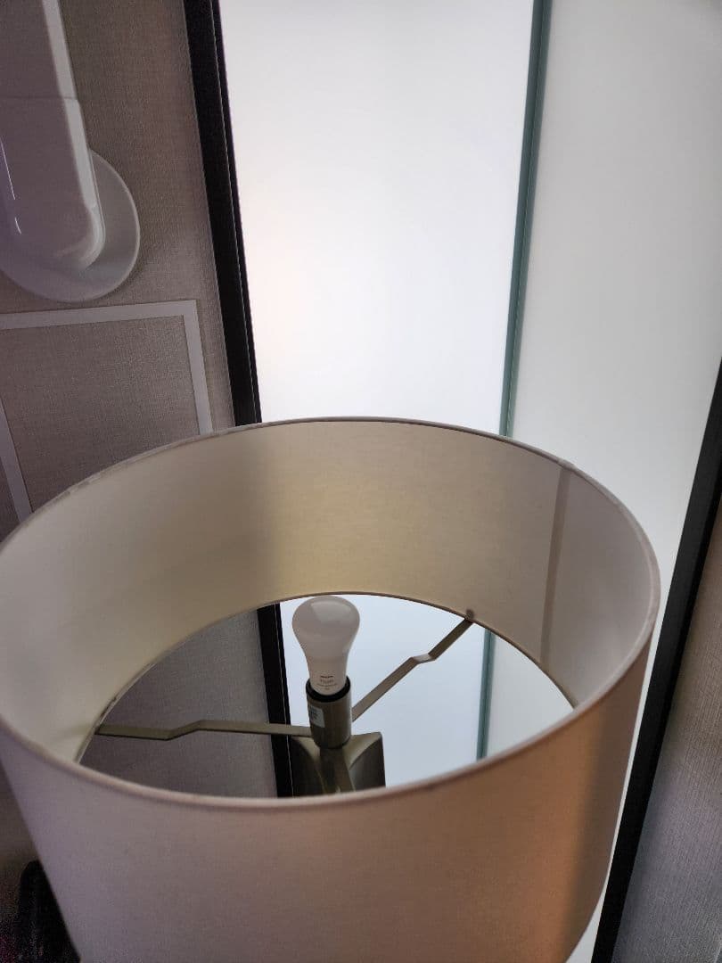 Crate & Barrel フロアスタンドライト 【米国現地購入品】の通販はau