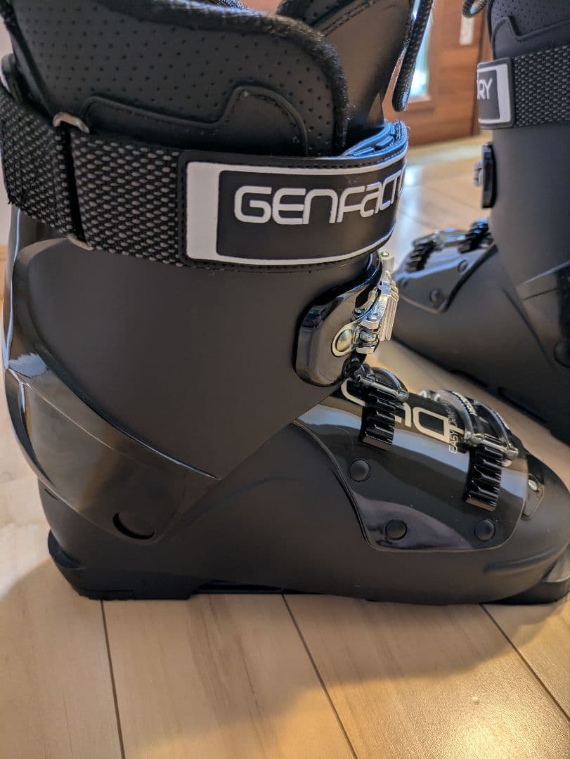 あ*め様 GENFACTORY DACHS 厳 スキーブーツ 使用3回 美品 収 - メルカリ